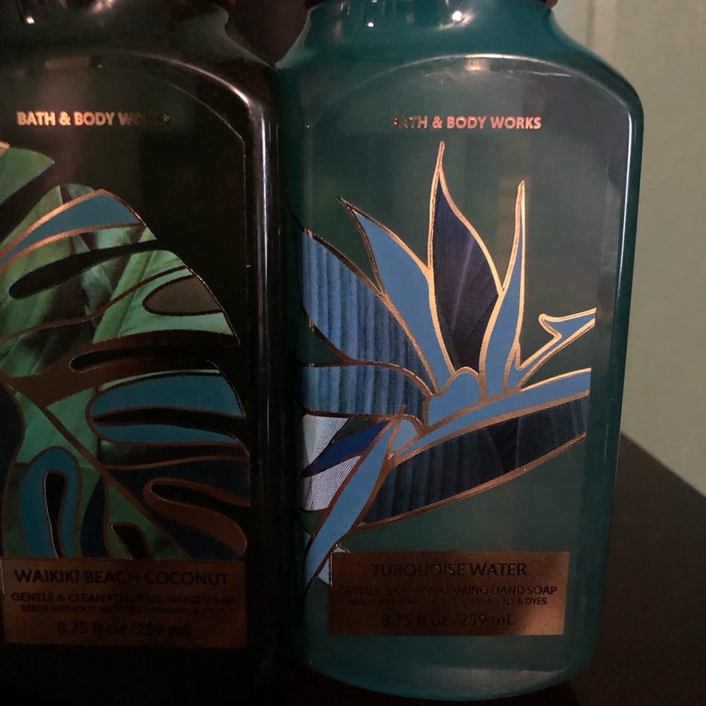 NWT Bath & Body Works 4 Pc + 1 White Barn Hand Soap X 5 - Picture 3 of 8